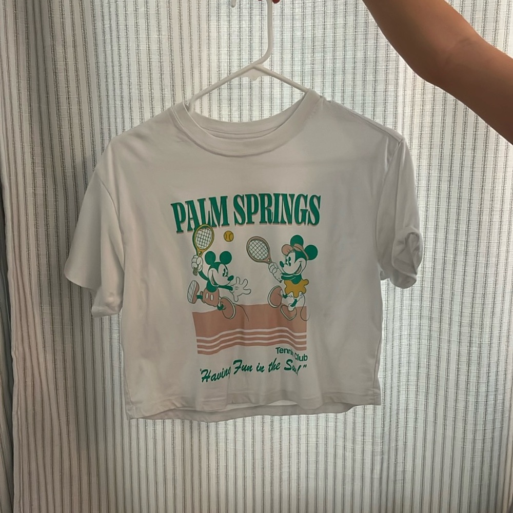 t-shirt from forever 21, size small